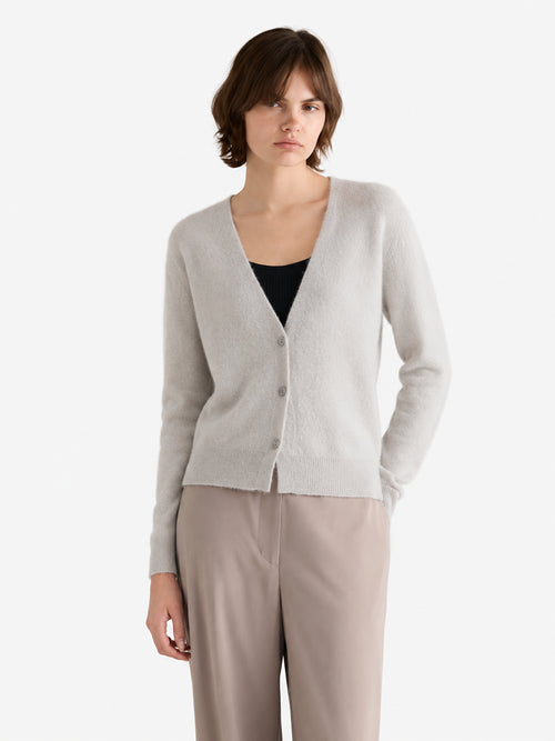 Women’s 100% Wool V-Neck Sweater – Slim-Fit Long Sleeve Knit Pullover