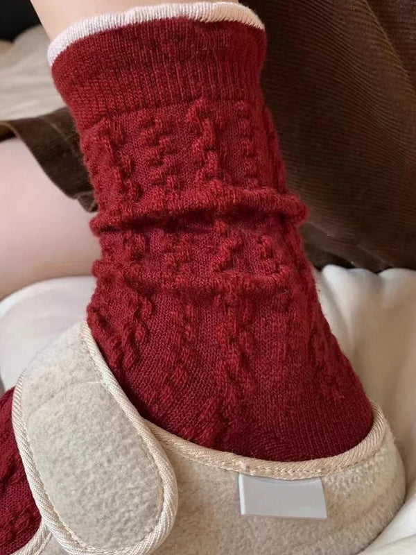 4-Pack Winter Women Socks Vintage Style Knit Wool Casual Socks Thick Warm red Socks