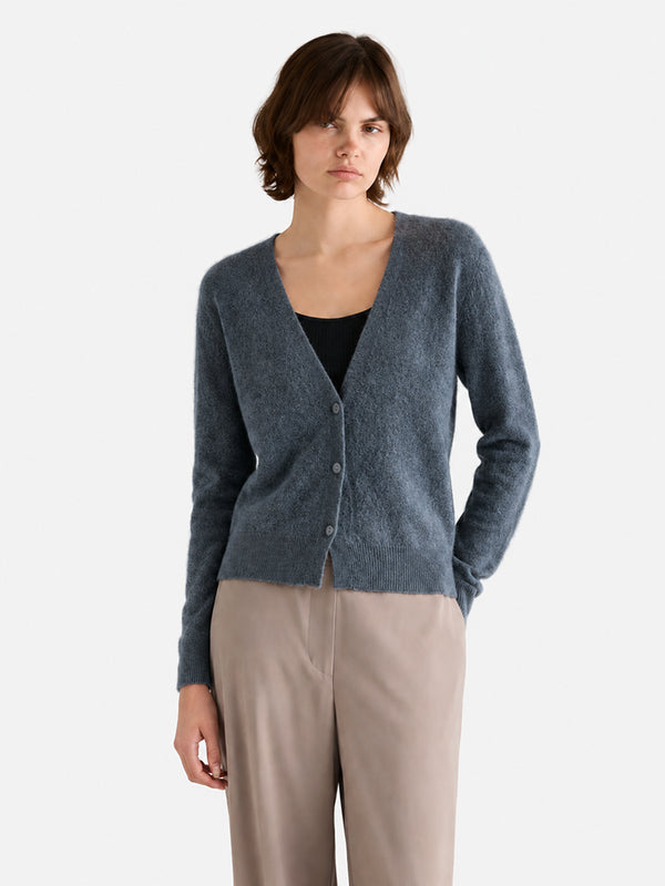 Women’s 100% Wool V-Neck Sweater – Slim-Fit Long Sleeve Knit Pullover