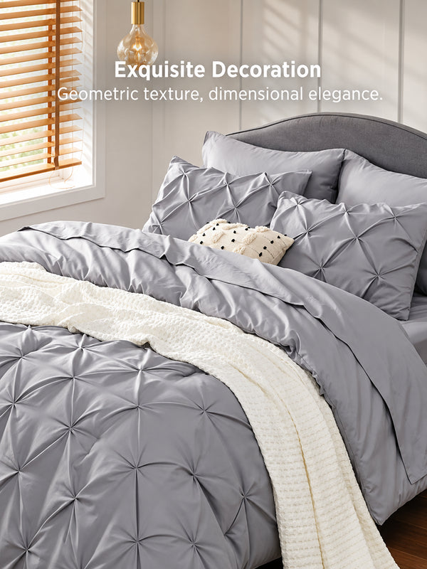 3-Piece Pinch Pleat Bedding Set – Cloud-Like Softness, Breathable Comfort & a Cozy, Inviting Bedroom