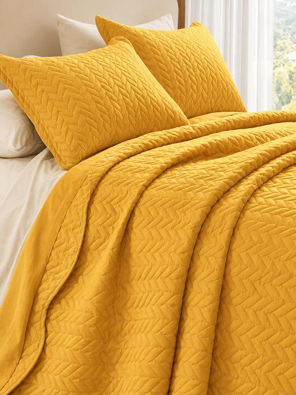Lightweight Quilted Coverlet Bedspread Set