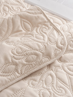 Vintage Damask Ultrasonic Quilted Bedding Set