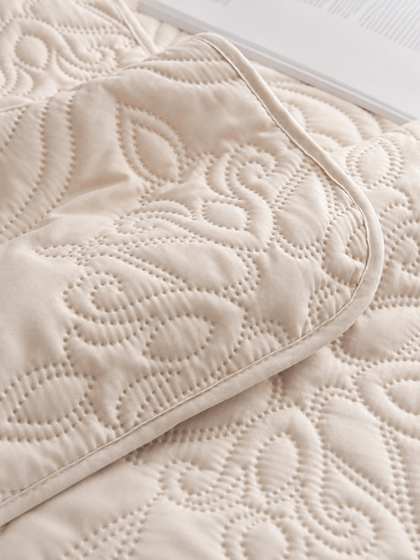 Vintage Damask Ultrasonic Quilted Bedding Set