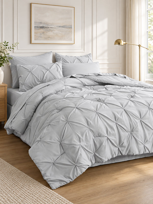 3-Piece Pinch Pleat Bedding Set – Cloud-Like Softness, Breathable Comfort & a Cozy, Inviting Bedroom